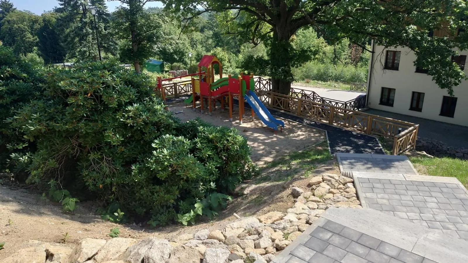 Green Park Resort: Panoramic Views with Pool, Sauna, and Fitness Access Szklarska Poreba Apartment